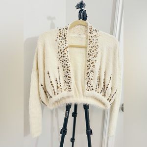 Keep you warm 🦙 Has never been worn, but no tags